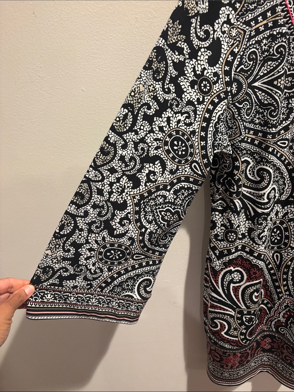 White House Black Market Black, White & Red Paisley V-Neck Tunic - Picture 3 of 5